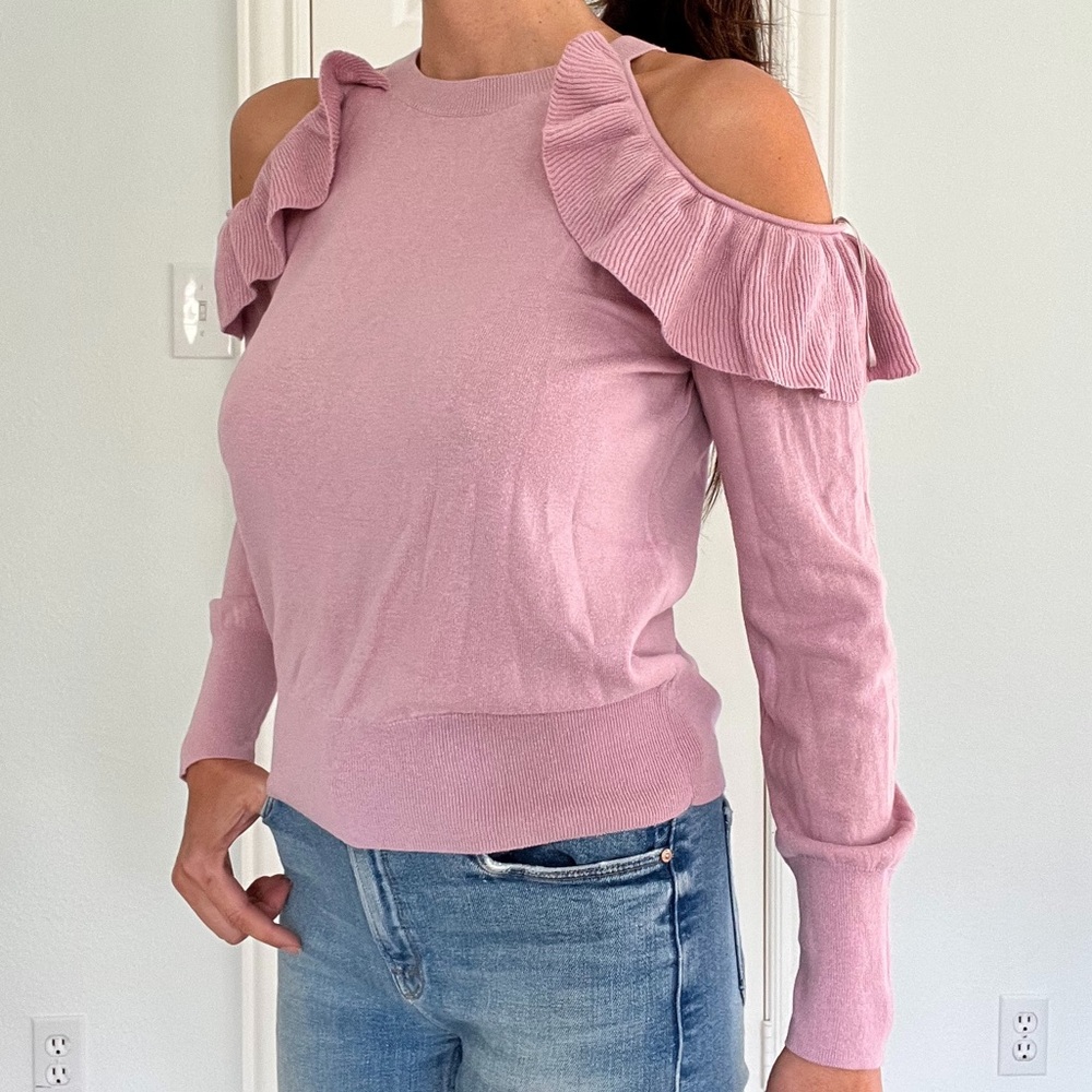 Cut out sweater - off shoulder, pullover.